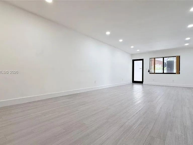609 Lenox Ave #2 — Photo 5