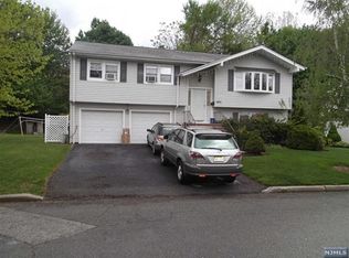 485 Birchwood Rd, Northvale, NJ 07647