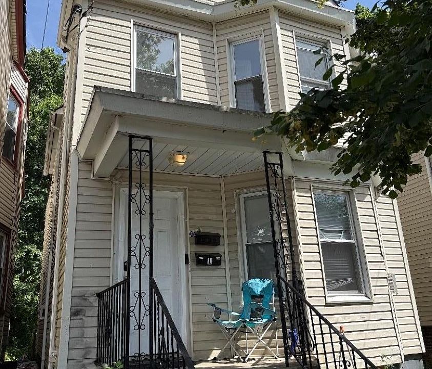 1st image of 792 S 15th St