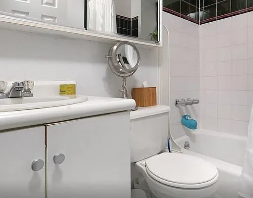 Rented by Batra Group Inc | media 10