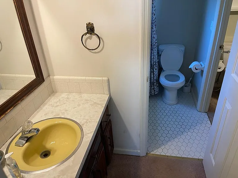 Jack and Jill to the master bedroom.