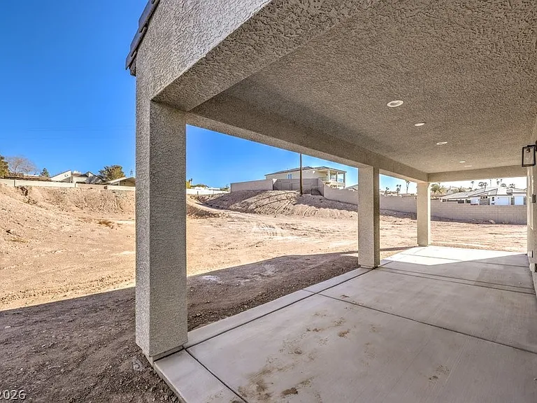 729 N Milan St — Photo 14