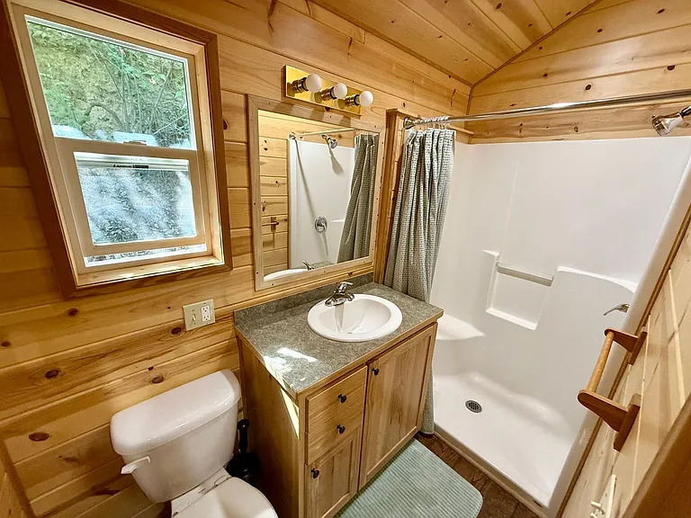 24245 Hewett Rd — Photo 13