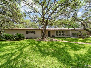 336 Meadowbrook Dr, Hollywood Park, TX 78232