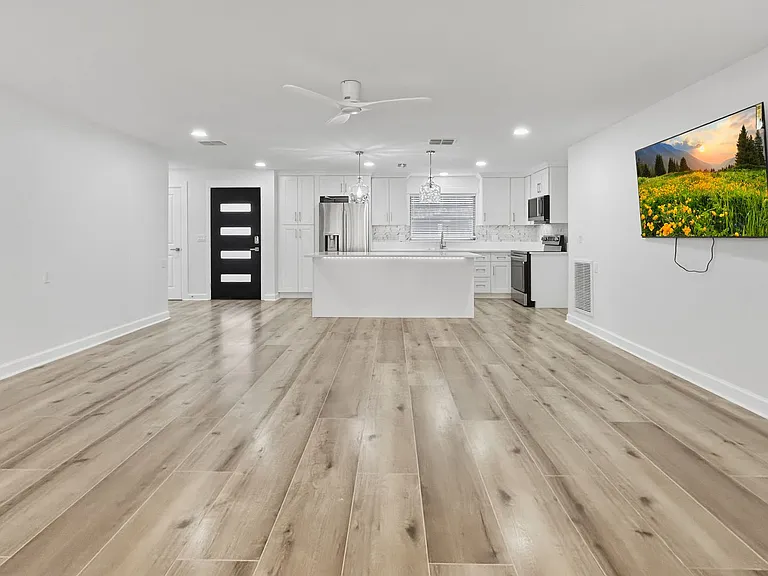 349 La Hacienda Dr — Photo 4