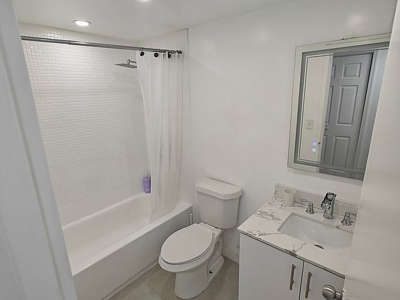 3rd image of 999 Brickell Bay Dr APT 1006