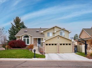208 Crestline Ave, Cheyenne, WY 82009