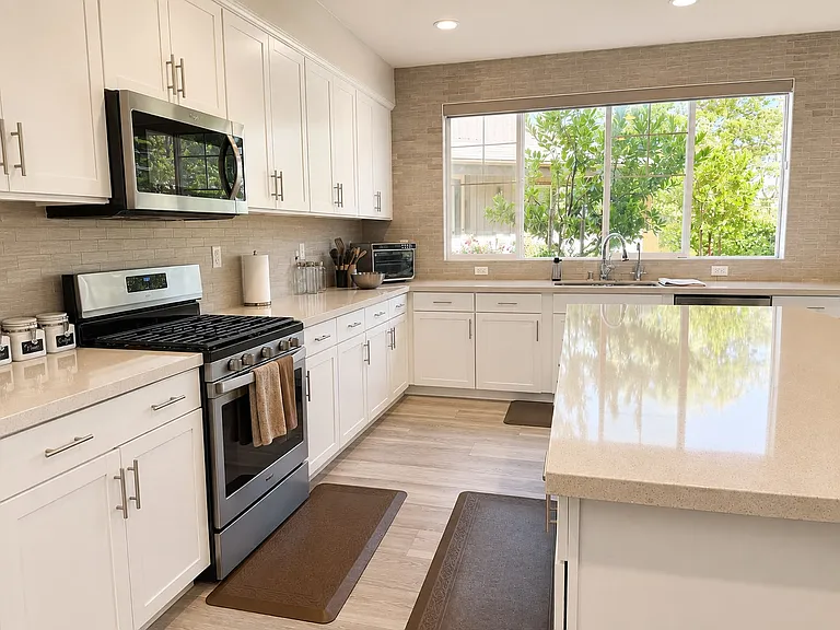 140 Farmhouse Dr #4 — Photo 13