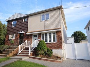 54 Dewhurst St, Staten Island, NY 10314