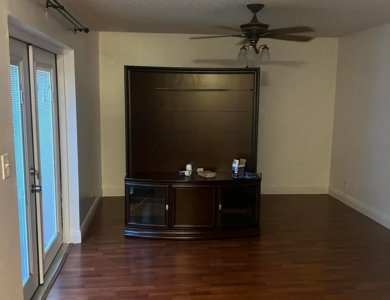 3 bed, 2.5 bath, 1400 sqft, $2,700 — Photo 3