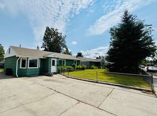 712 Bentley Dr, Fairbanks, AK 99701