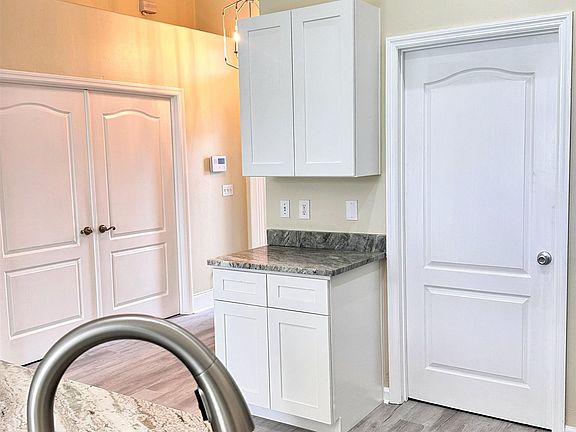 4th image of 102 Ponderosa Ln