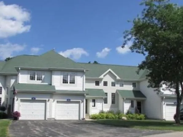 1665 Woodland Dr, Lake Geneva, WI 53147