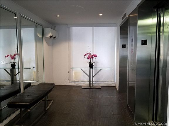5th image of 20500 W Country Club Dr APT 604