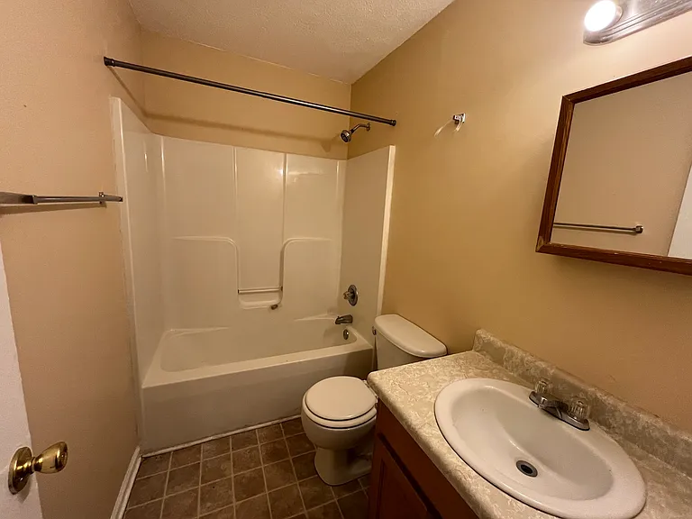 1864 Cedar Ave — Photo 14