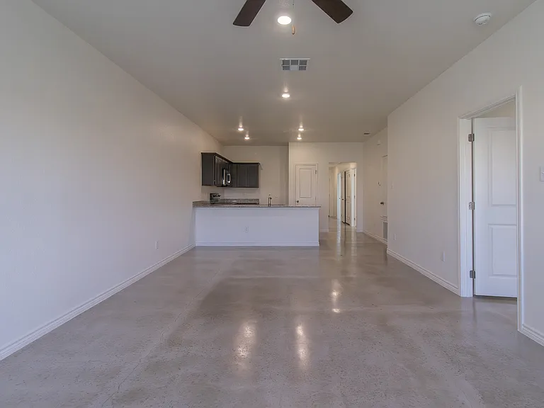 1230 Lehmann Dr — Photo 6