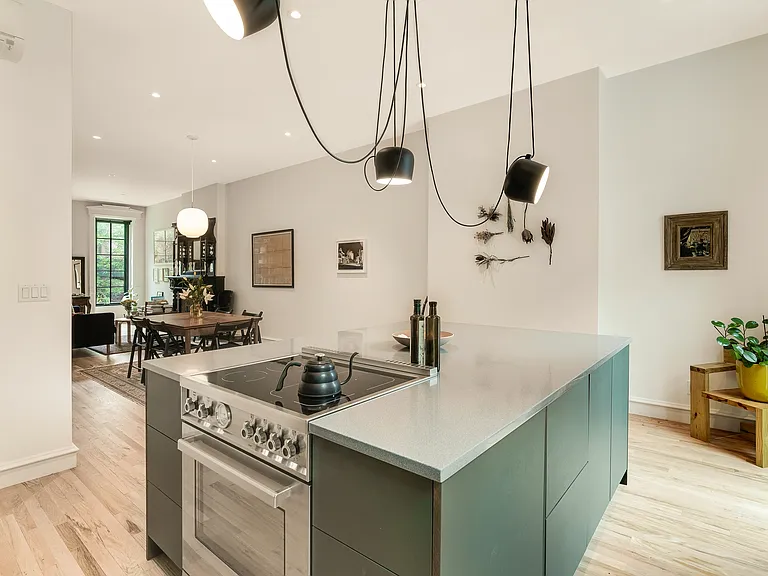 629 Putnam Ave #2 — Photo 5
