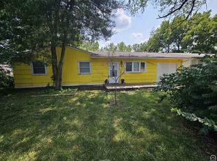 2443 SE 21st St, Topeka, KS 66607