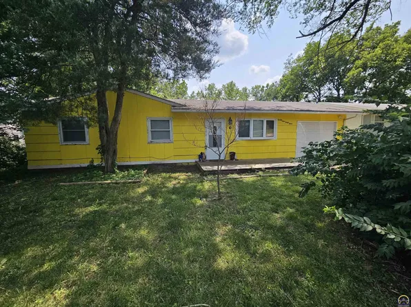 2443 SE 21st St, Topeka, KS 66607