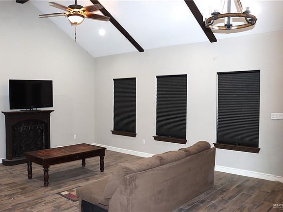 3rd image of 1415 Claudio Gomez St