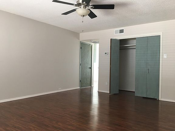 5th image of 1016 Colonial Pkwy