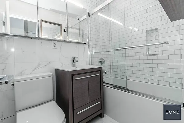 Rented by Bond New York | media 76