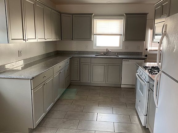 2nd image of 1716 Cardenas Dr NE