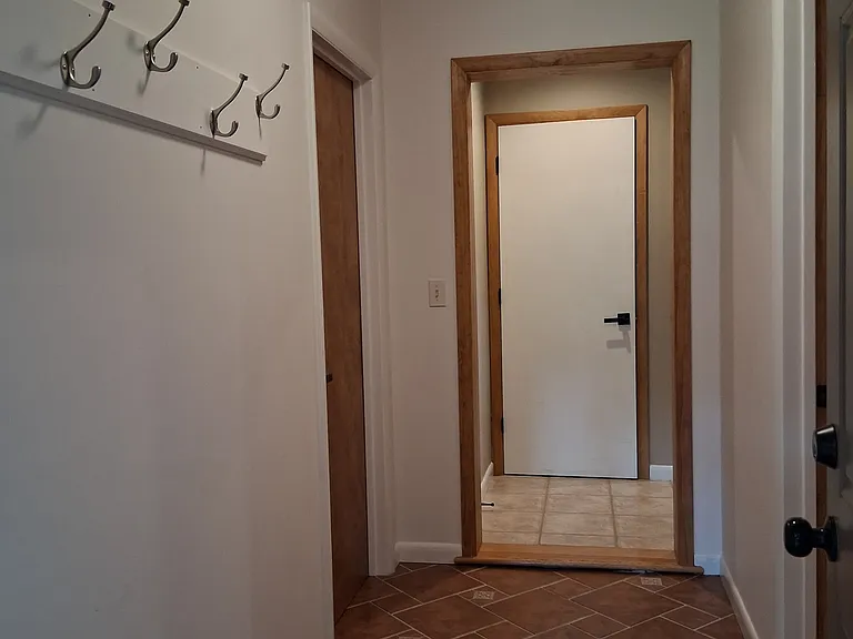 Garage foyer