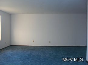 2nd image of 43 Oakbrook Ln