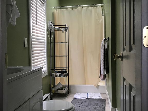 5th image of 84 Norwood Ave #2R