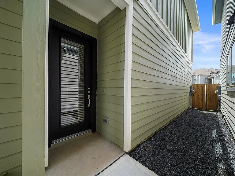 1518 Colonial Gorge Dr — Photo 3