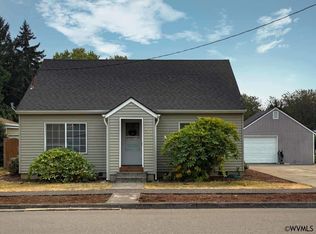 366 W Locust St, Stayton, OR 97383