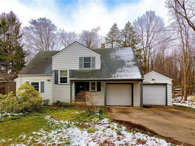 29249 N Hilltop Rd, Chagrin Falls, OH, 44022