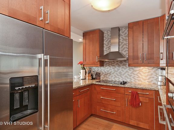 5th image of 2650 N Lakeview Ave APT 3406