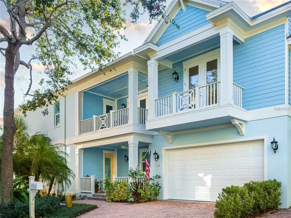 1716 Stapleton St, Sarasota, FL 34239