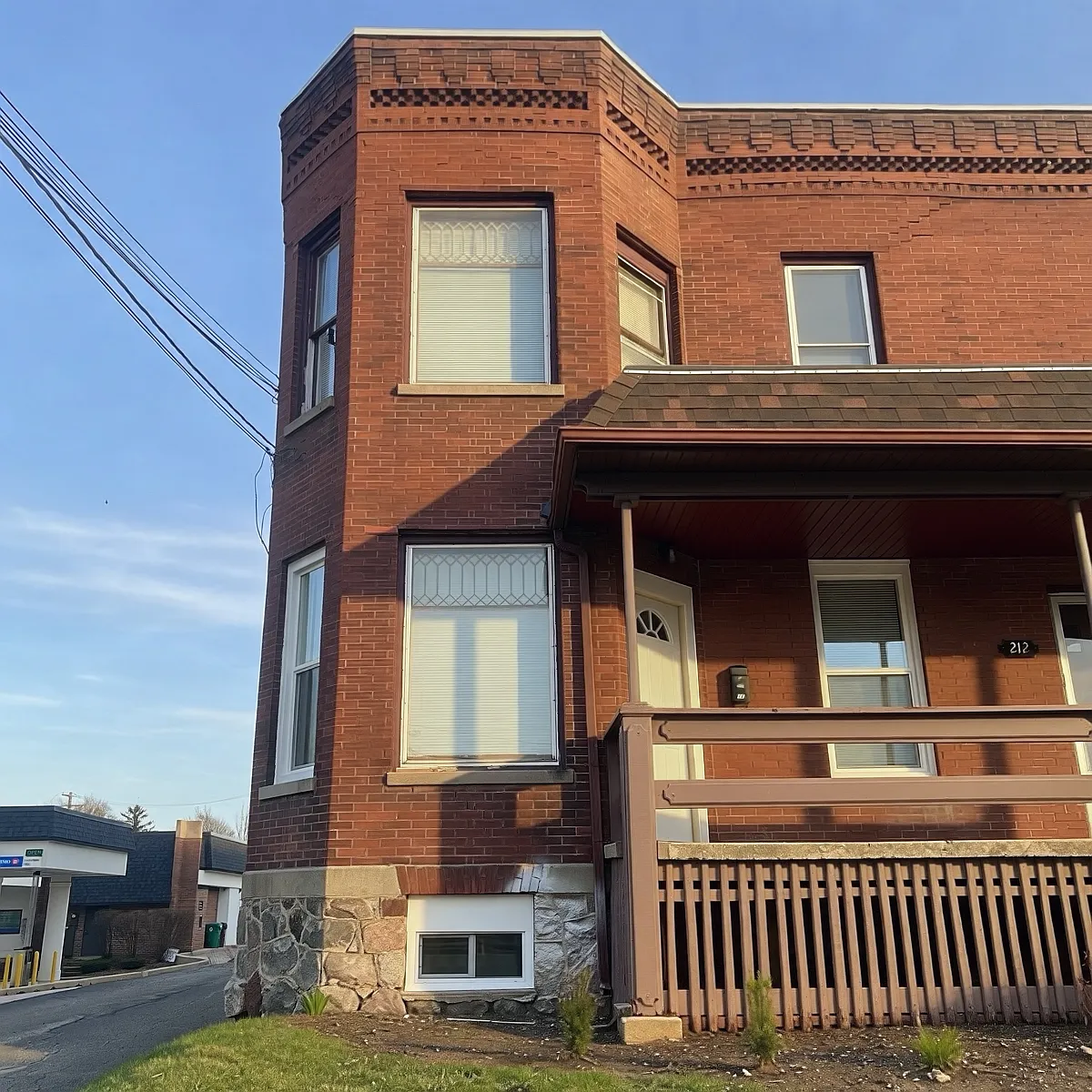 Building Photo - 212 E Calhoun St #1E