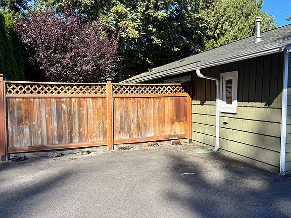 3rd image of 20216 76th Ave W