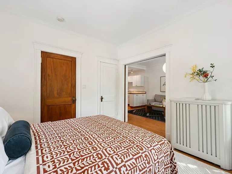 7 Linnaean St #1 — Photo 13