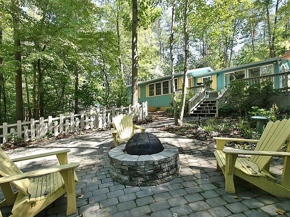 2nd image of 114 Woodcutter Cir