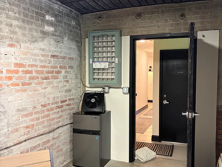 170 S Lincoln St #200 — Photo 36