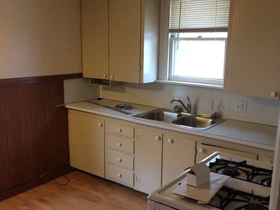 1st image of 718 Myrtle St NW #1