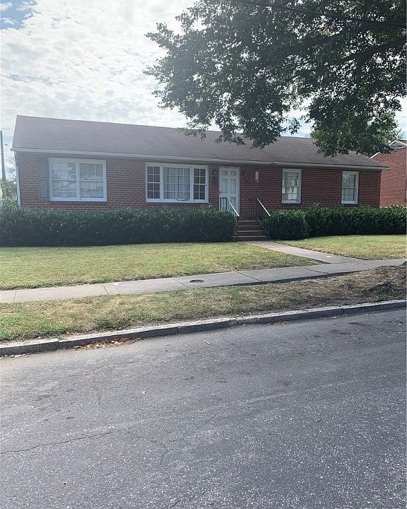 1st image of 907 N 29th St
