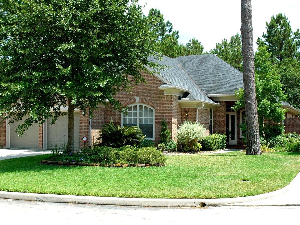 Corner lot on greenbelt