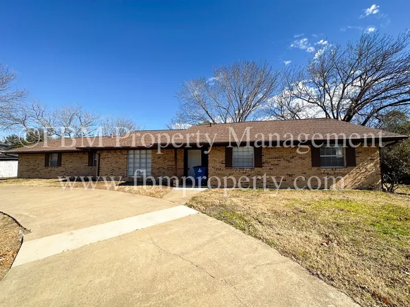 1204 Williamsburg Dr, Ennis, TX 75119