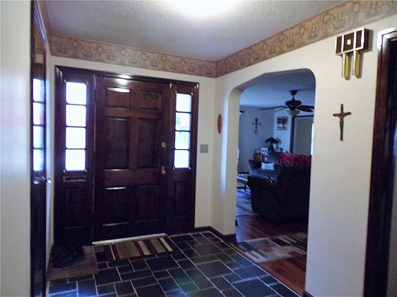 5th image of 103 Dieker Pl
