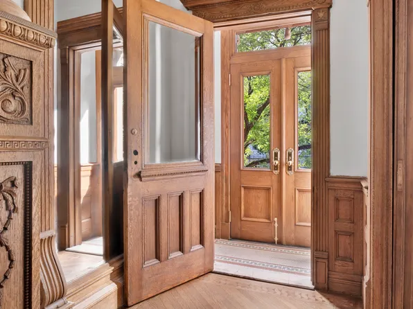 1137 Park Place image 3 of 27