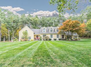 49 Blossom Rd, Windham, NH 03087