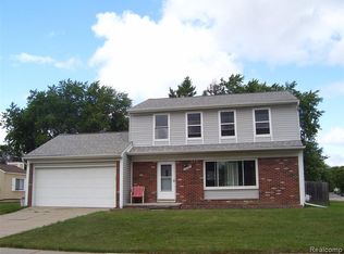 15887 Sigwalt Dr, Clinton Township, MI 48038