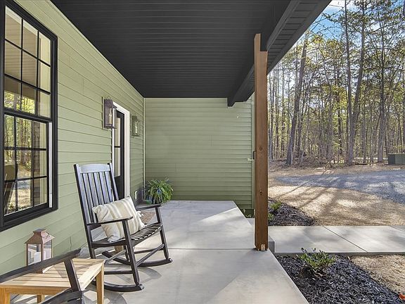 3rd image of 281 Powhatan Rd