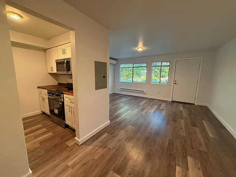 Baker 38 Apartments — Photo 16